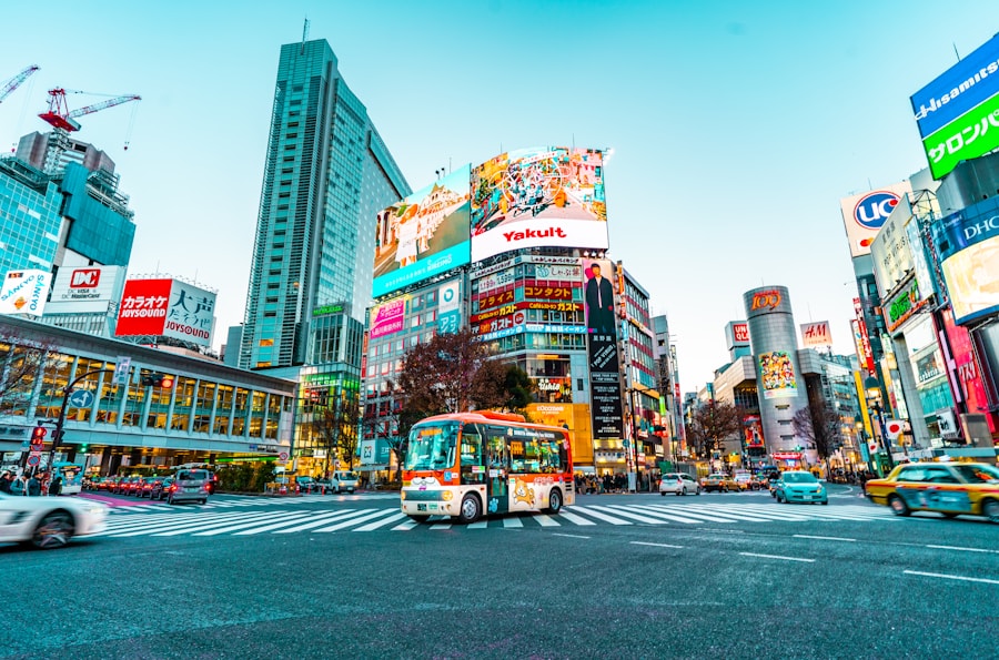 城市夜景與住宅大廈